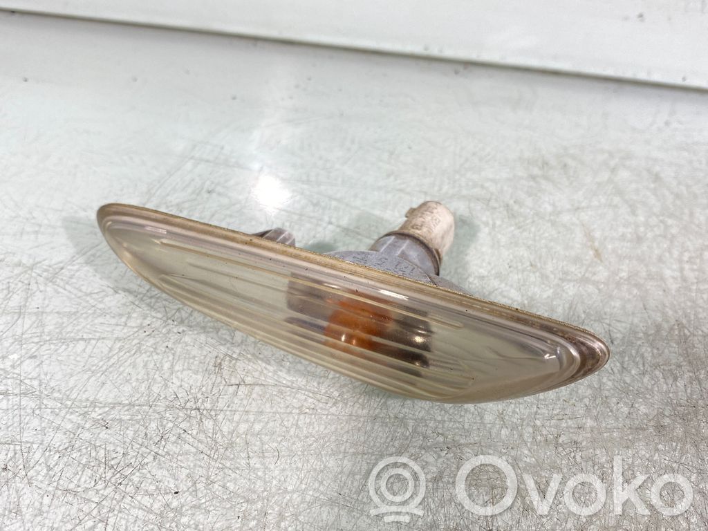 BMW 3 E46 Front fender indicator light 