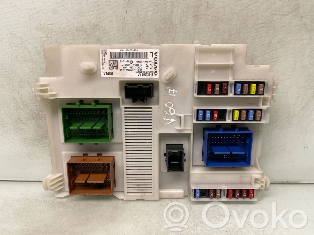 Volvo V60 Fuse module 