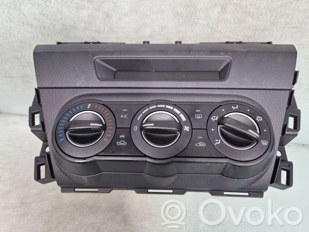 Mazda 3 III Climate control unit 