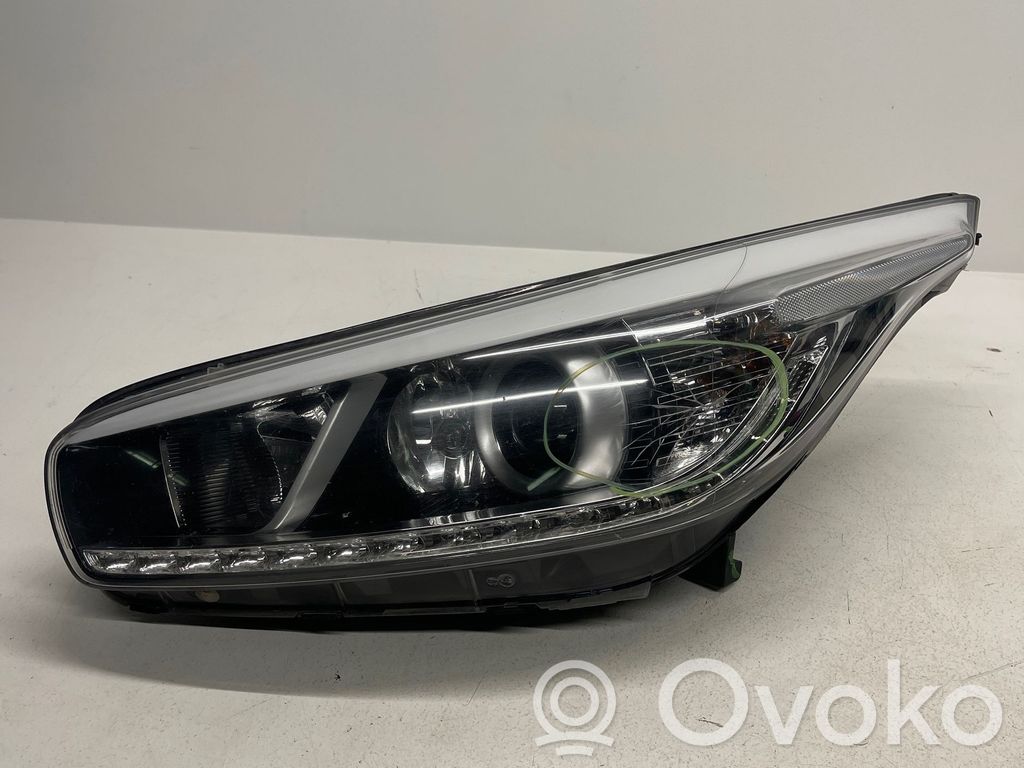 KIA Ceed Headlight/headlamp 