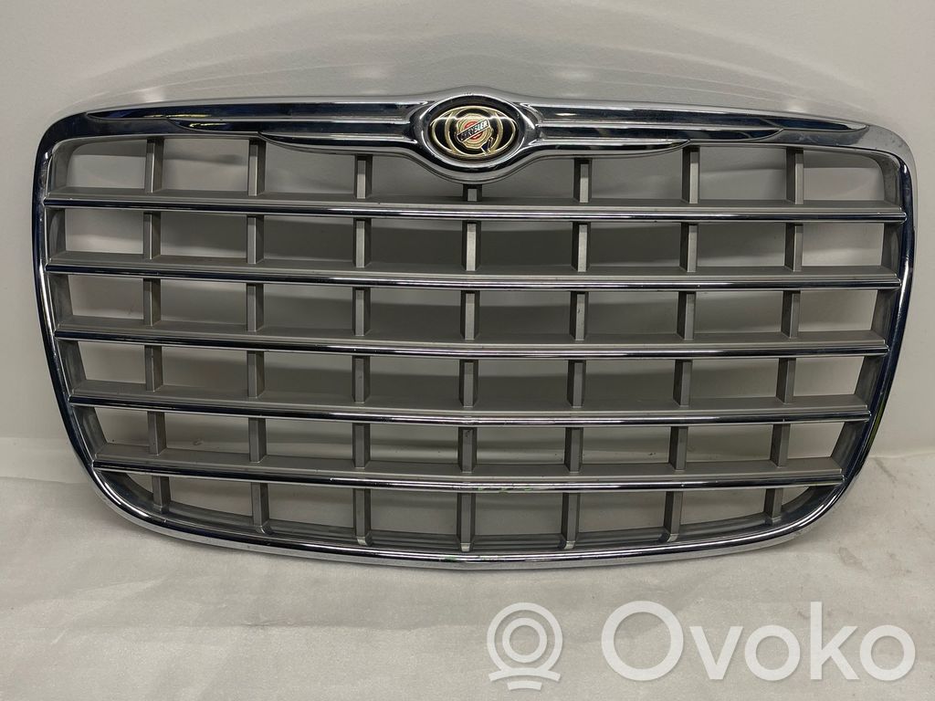 Chrysler 300 - 300C Front bumper upper radiator grill 