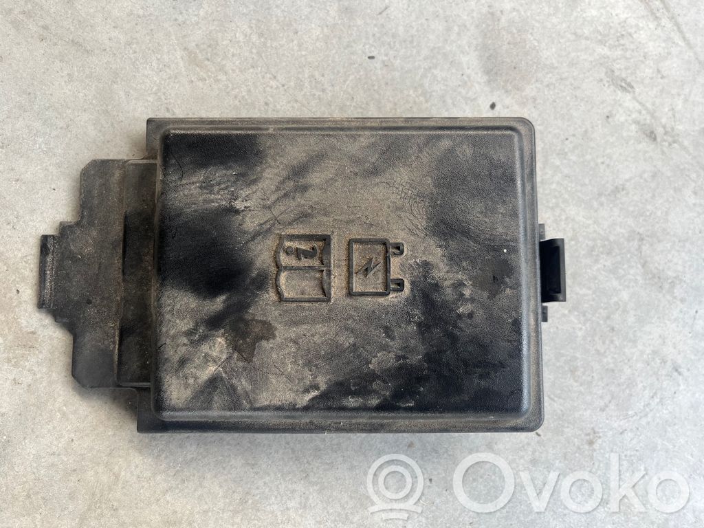 Land Rover Range Rover Velar Sulakerasian kansi 