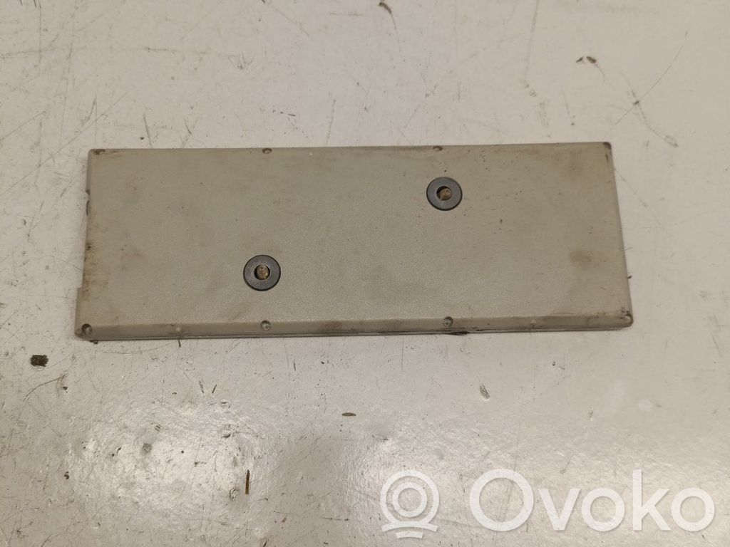 BMW 7 E65 E66 Antenos stiprintuvas 