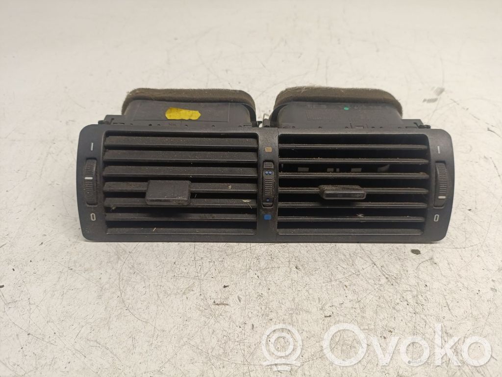 BMW 3 E46 Centrinės oro grotelės 