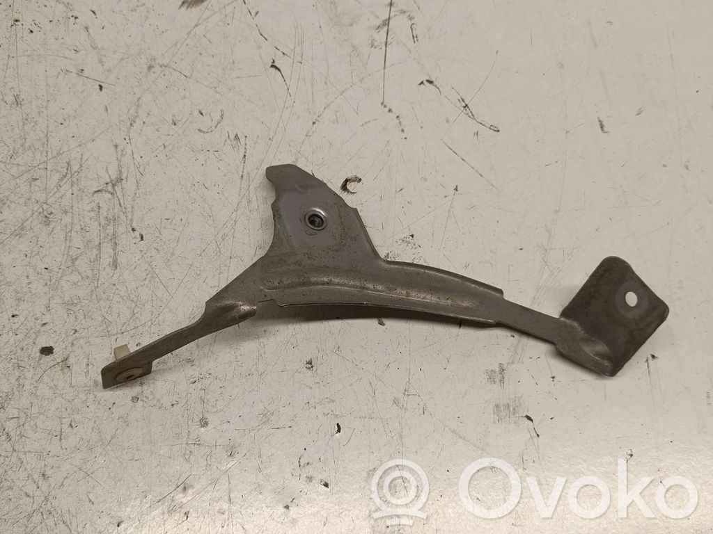 BMW 5 E60 E61 Fender mounting bracket 