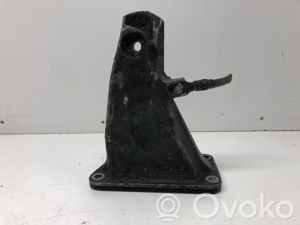 BMW 7 E65 E66 Engine mounting bracket 