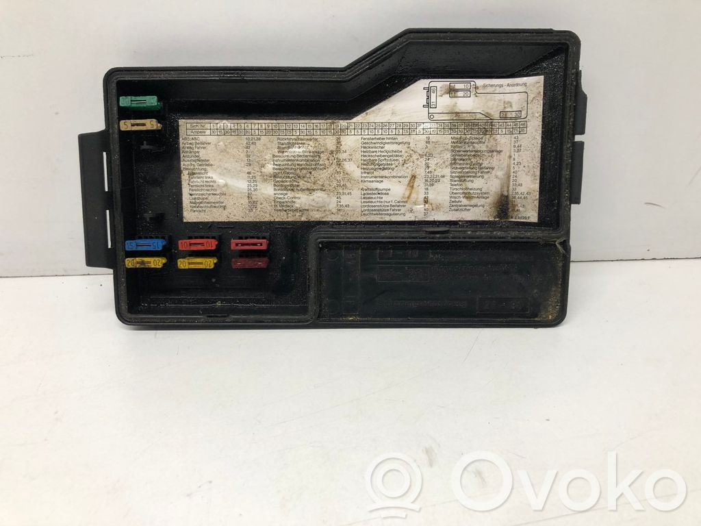 BMW 3 E36 Dangtelis saugiklių dėžės 