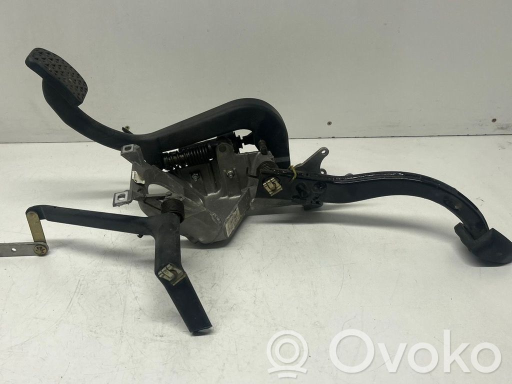 BMW 5 E39 Pedal assembly 
