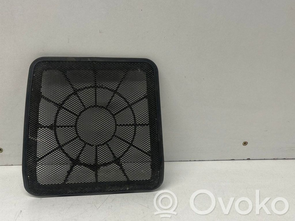 BMW 3 E36 Grilles, couvercle de haut-parleur porte arrière 