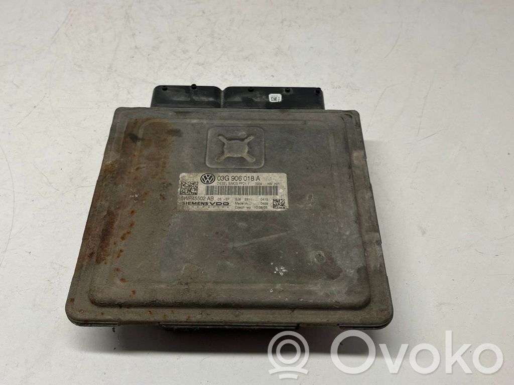 Volkswagen PASSAT B6 Engine control unit/module 