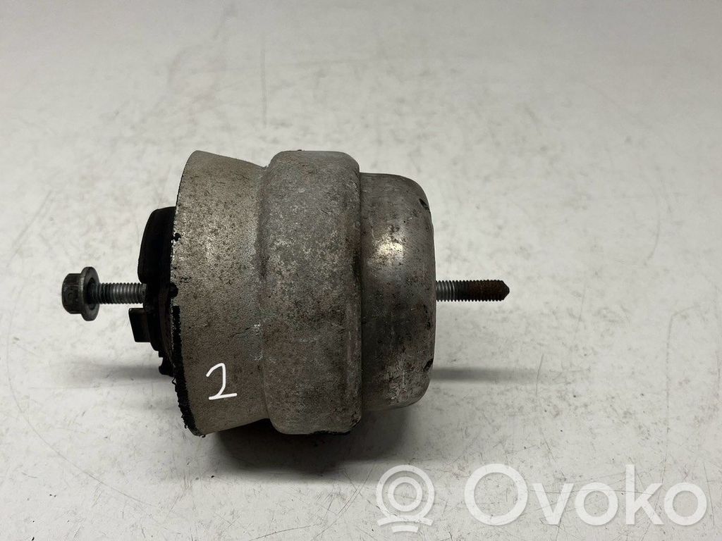 Audi A4 S4 B6 8E 8H Engine mount bracket 