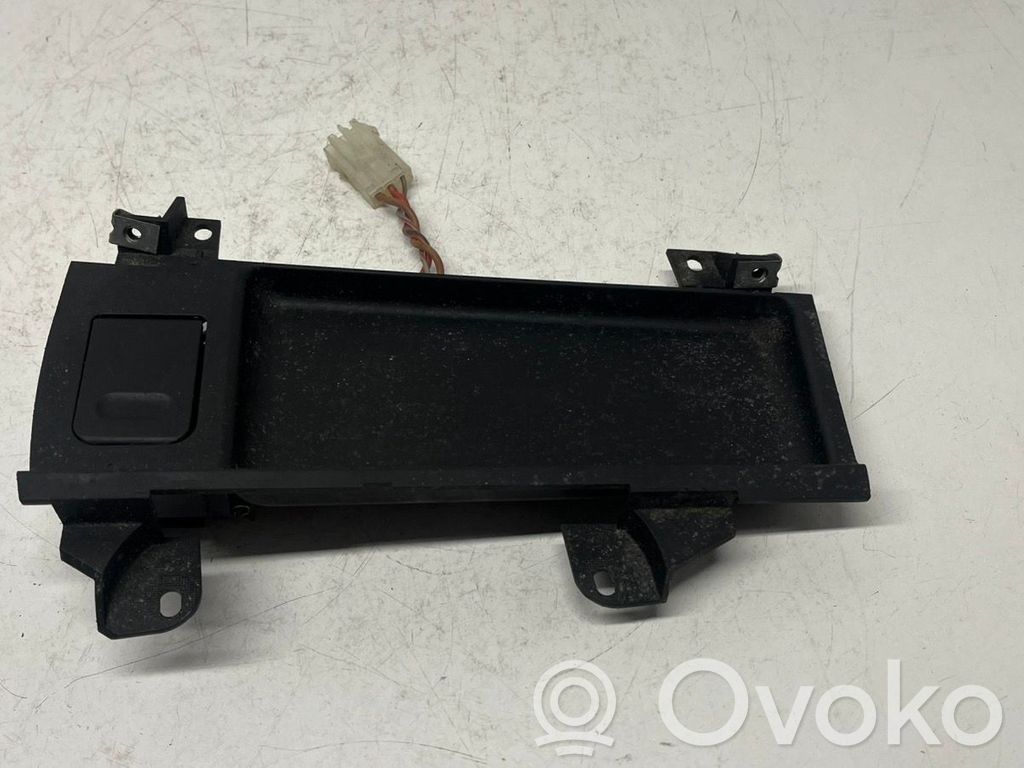 BMW 5 E39 12 V Socket (front) 