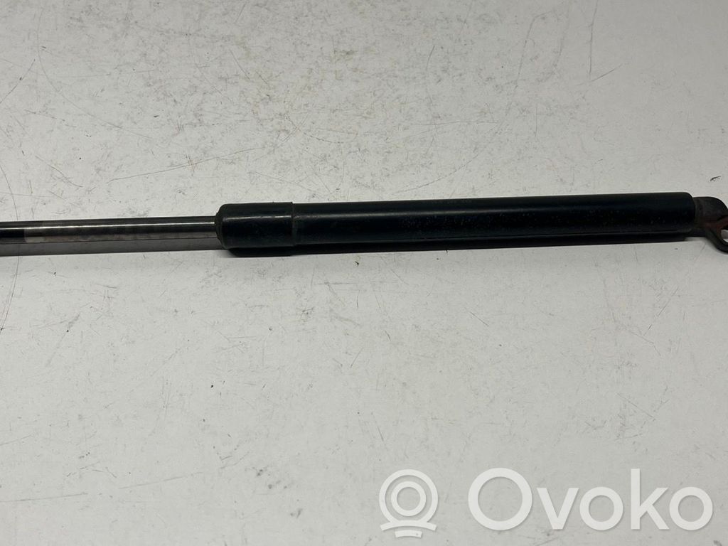 BMW 5 E39 Tailgate/trunk strut/damper 