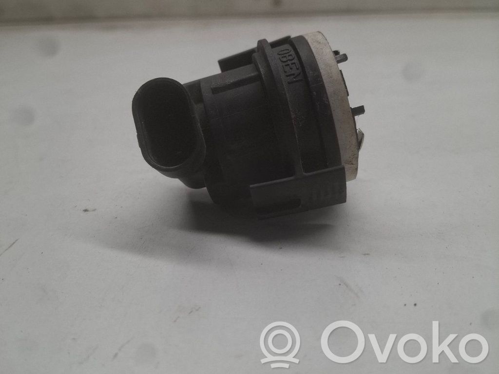 Headlight/headlamp bulb