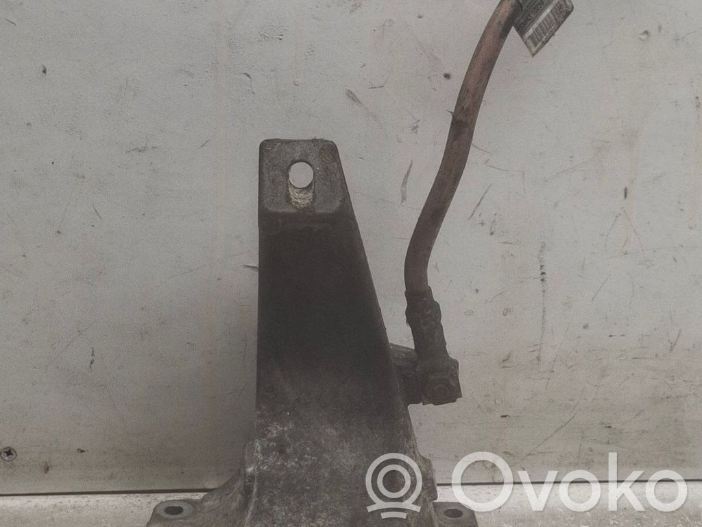 BMW 3 E36 Engine mounting bracket 