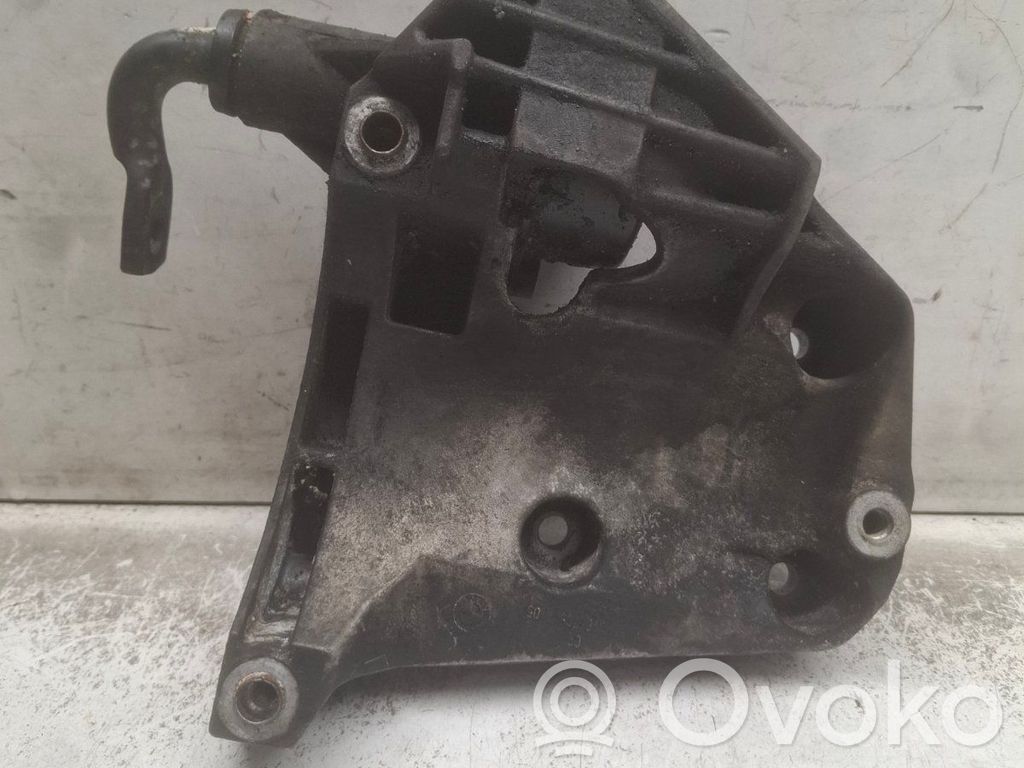 BMW 3 E46 Generator/alternator bracket 