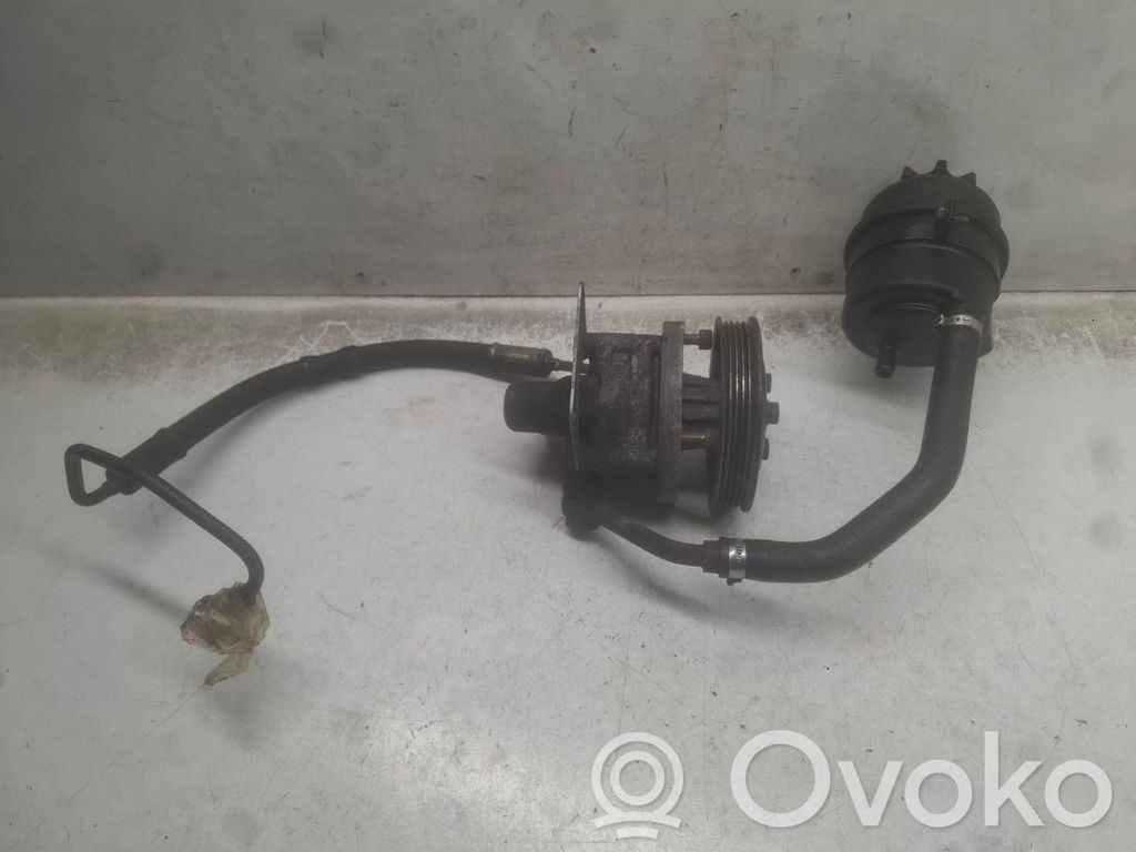 BMW 3 E36 Power steering pump 