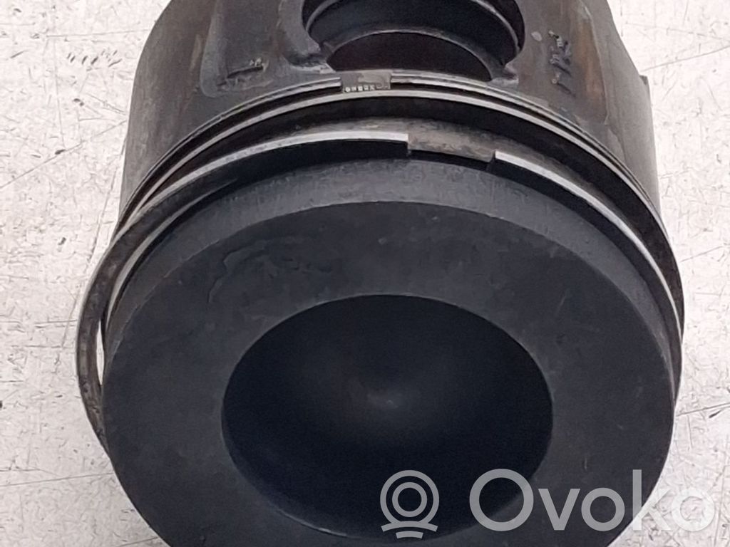 BMW 3 E90 E91 Piston 