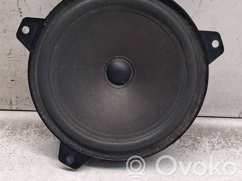 BMW 3 E46 Front door speaker 