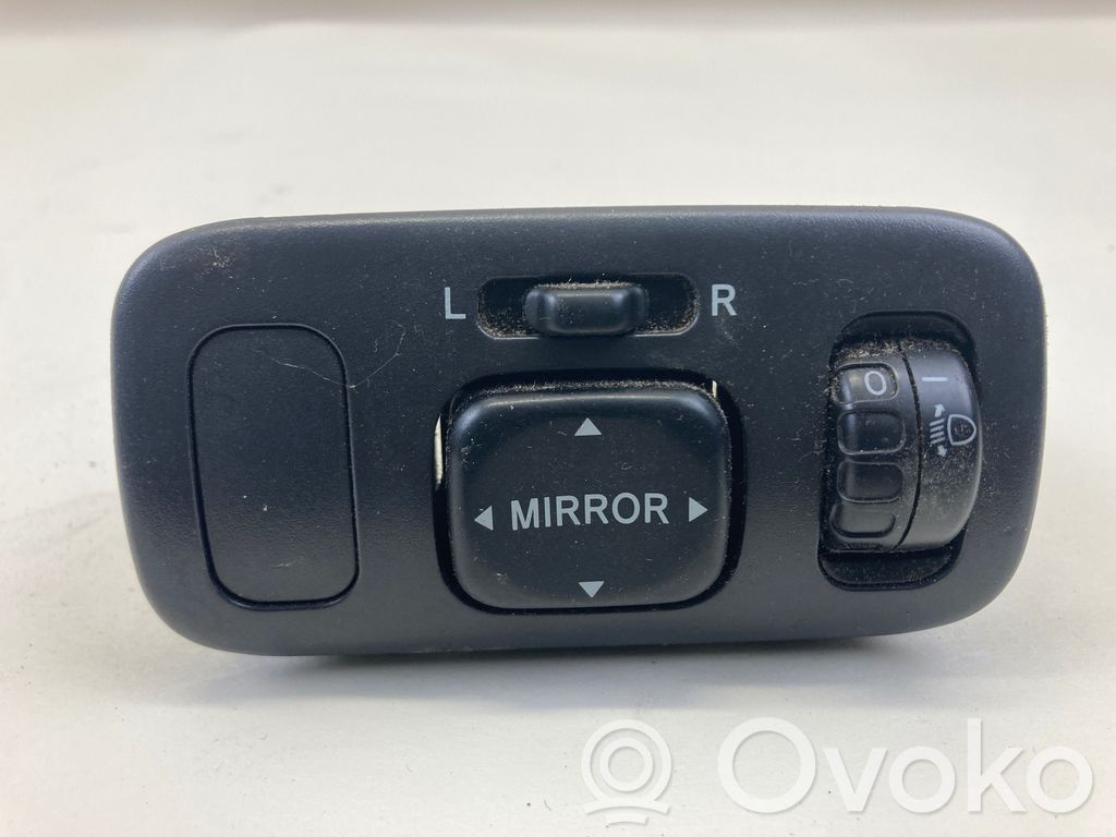 Toyota Yaris Wing mirror switch 