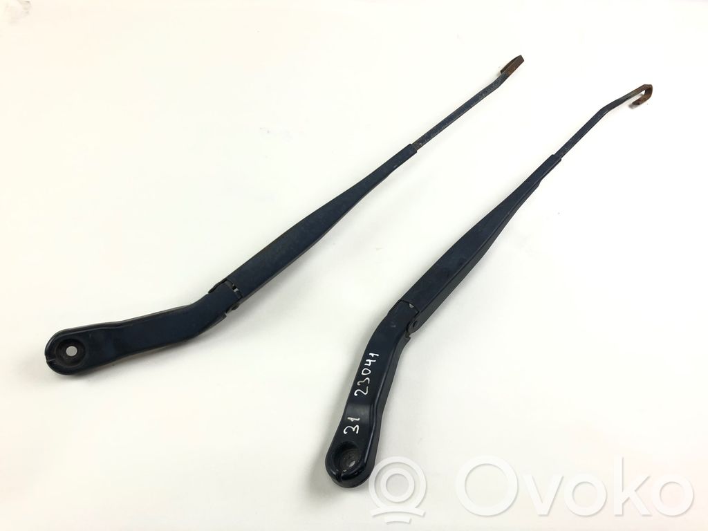 Opel Meriva A Front wiper blade arm 