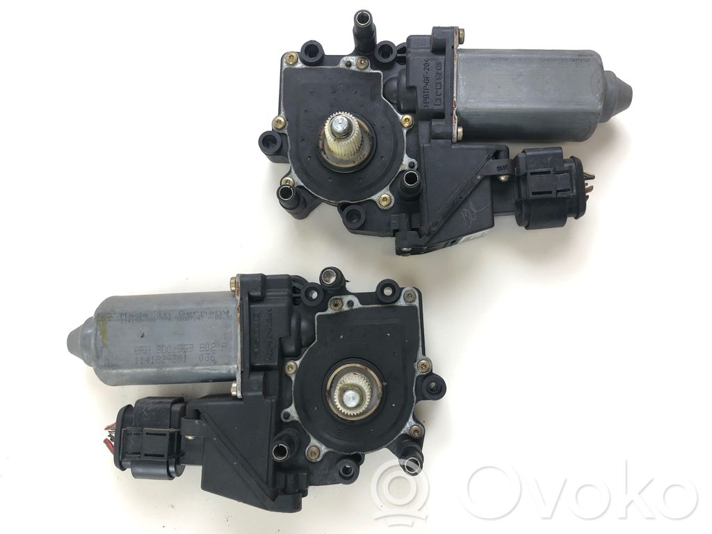 Audi A4 S4 B5 8D Silnik regulatora szyby drzwi przednich 