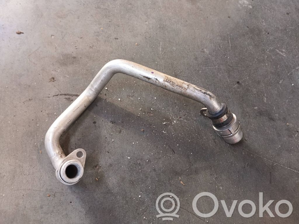 Audi A4 S4 B9 Tubo flessibile del liquido di raffreddamento del motore 