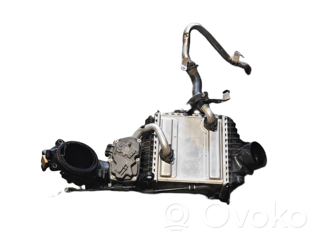 Mercedes-Benz E W213 Chłodnica powietrza doładowującego / Intercooler 