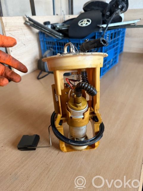 Bomba interna de combustible   6752499