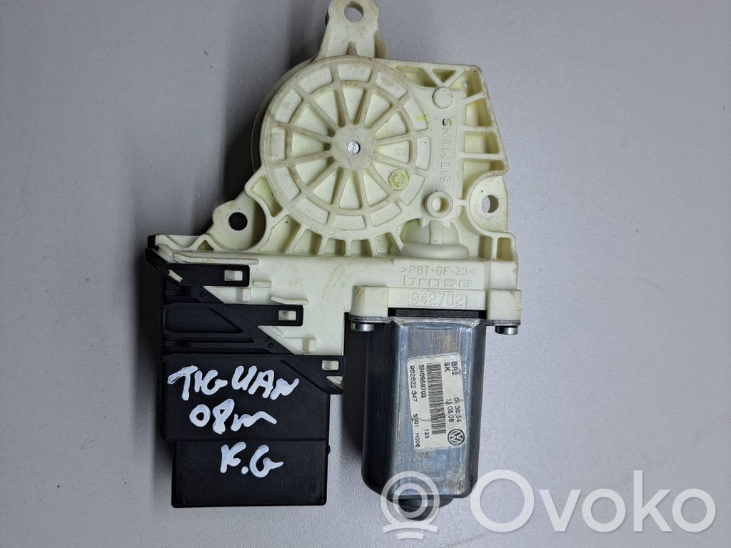 Volkswagen Tiguan Silniczek podnoszenia szyby drzwi tylnych 