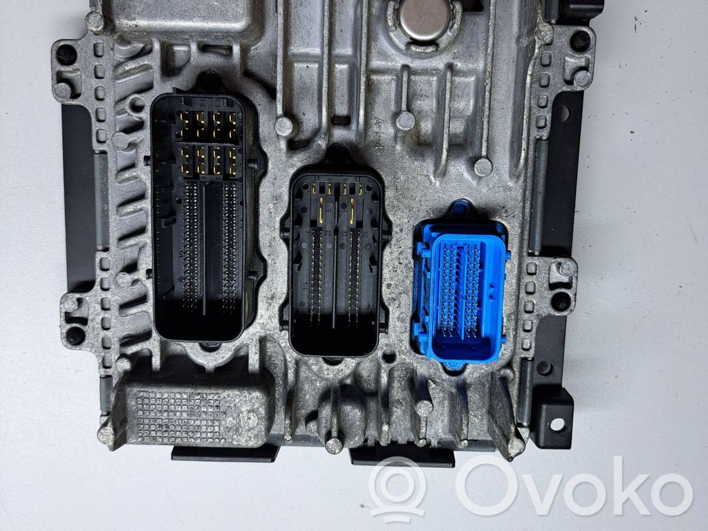 Engine control unit/module   329510614,39025864,M20GF10