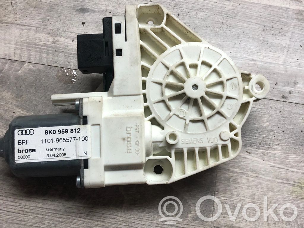 Audi A4 S4 B8 8K Silniczek podnoszenia szyby drzwi tylnych 