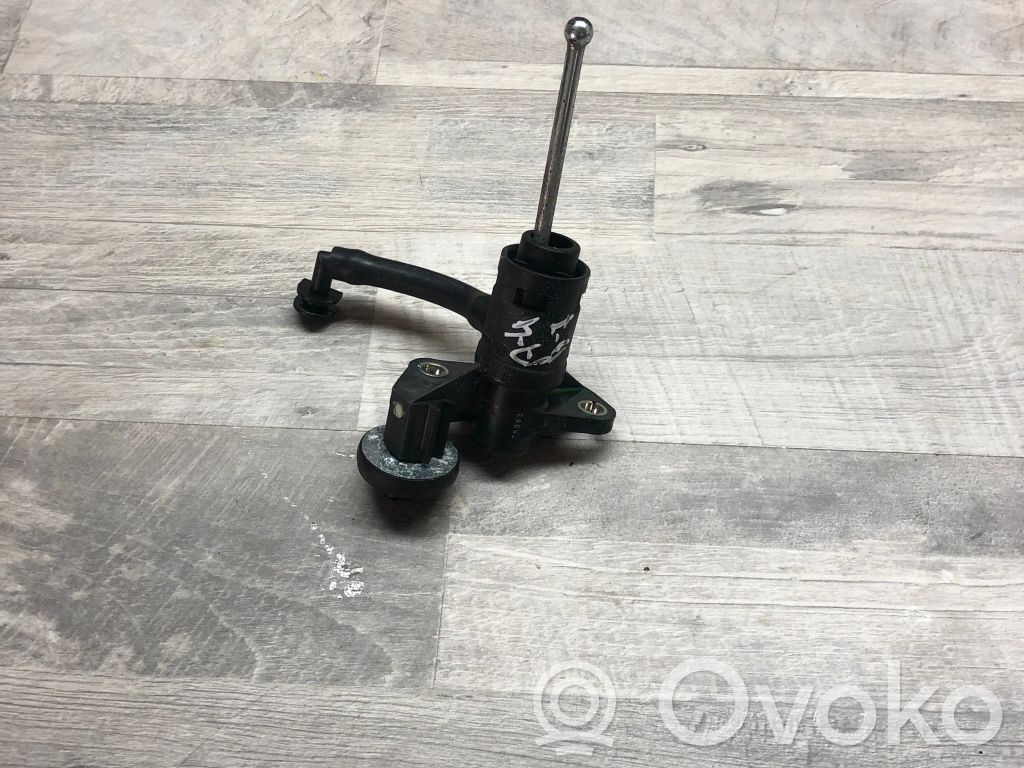 Audi A4 S4 B7 8E 8H Kytkimen apusylinteri 