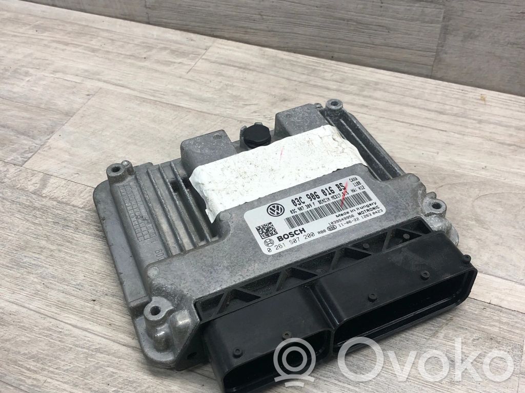 Volkswagen Golf VI Variklio valdymo blokas 