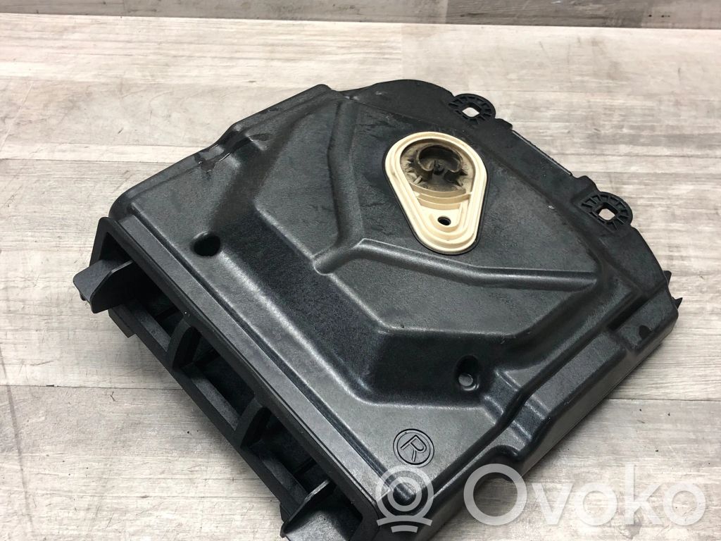 BMW 5 F10 F11 Maskownica głośnika niskotonowego 