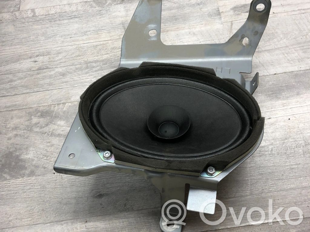 Mazda 5 Front door speaker 