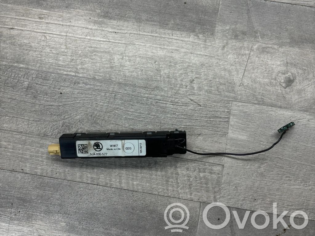 Skoda Rapid (NH) Amplificador de antena aérea 