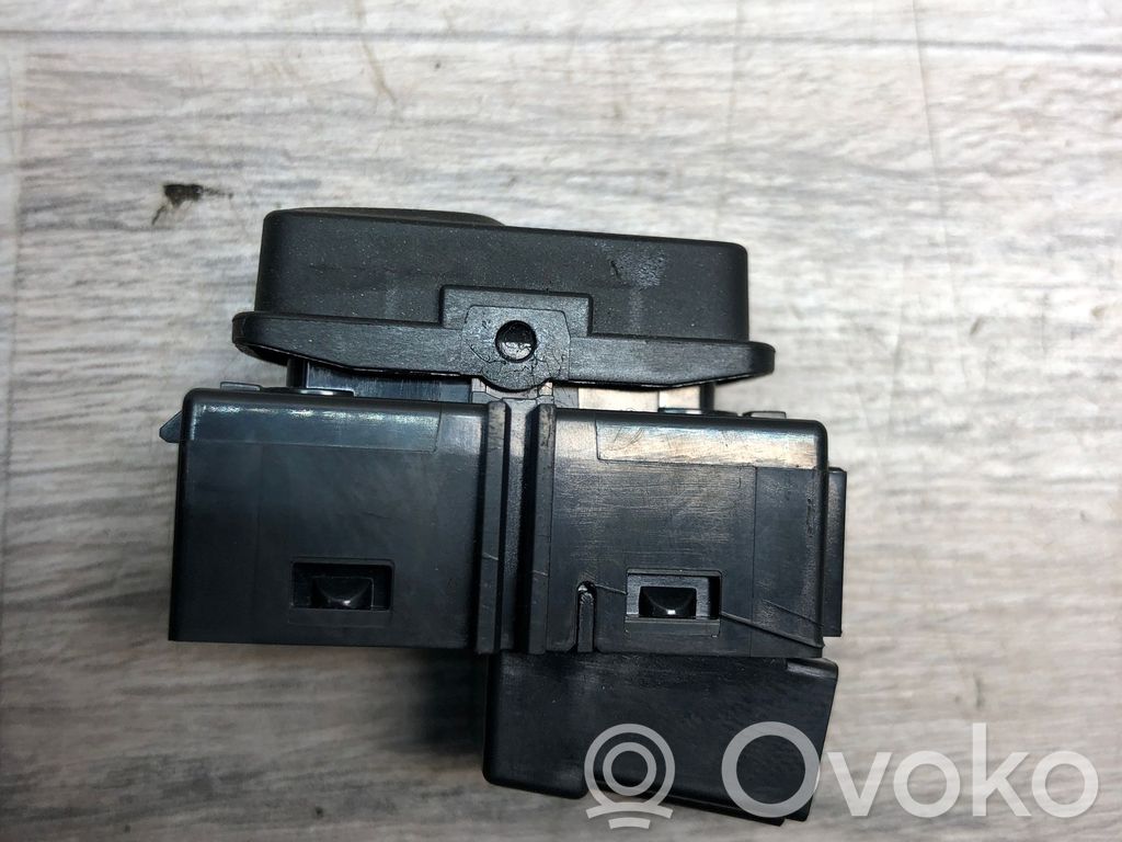 Volvo XC70 Central locking switch button 