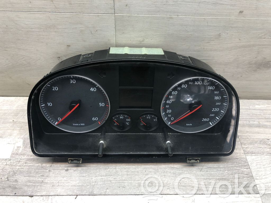 Volkswagen Caddy Speedometer (instrument cluster) 