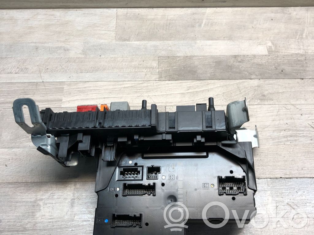 Mercedes-Benz E W212 Fuse module 