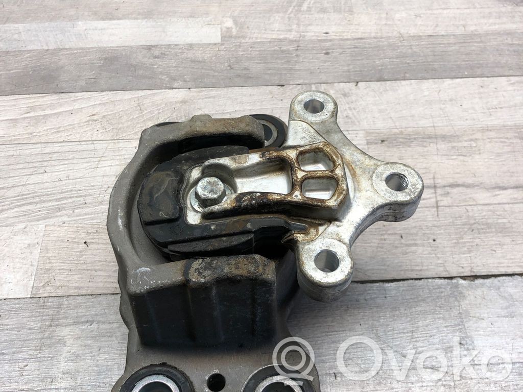 Volvo V60 Engine mount bracket 