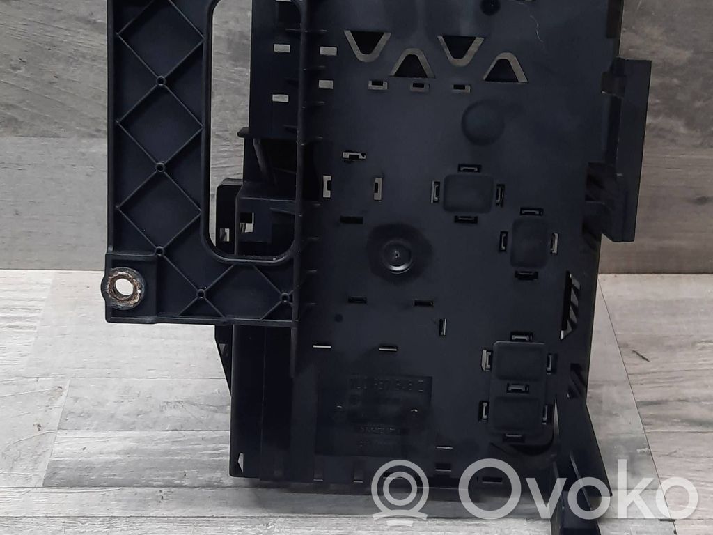 Audi Q7 4L Juego de caja de fusibles 
