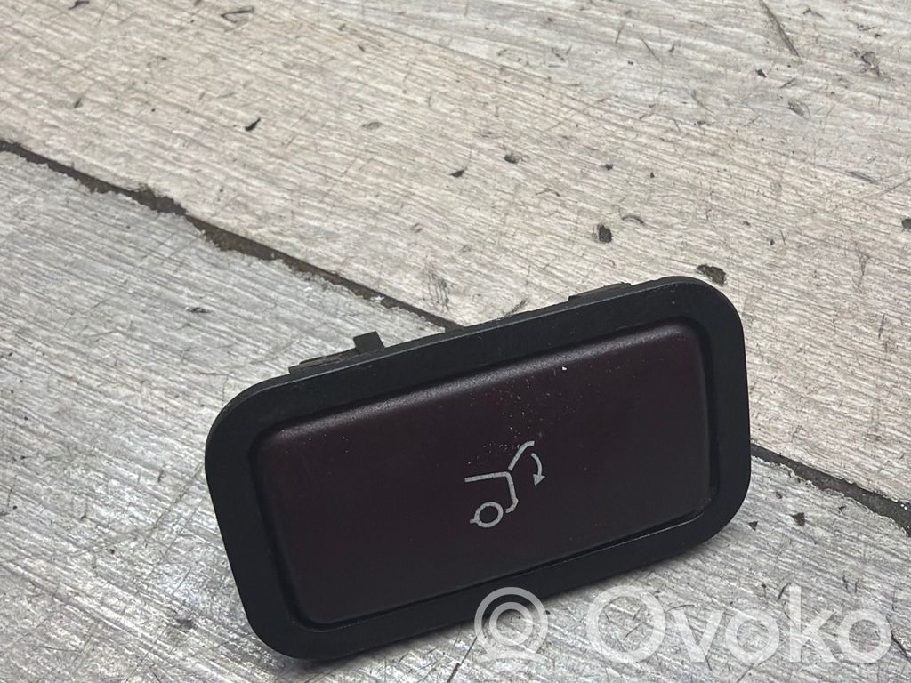 Mercedes-Benz E W212 Tailgate/boot open switch button 