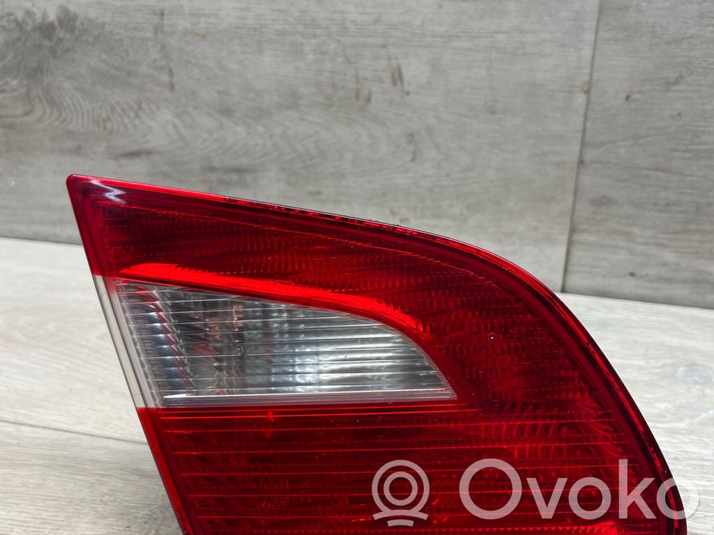 Skoda Superb B6 (3T) Lampy tylnej klapy bagażnika 
