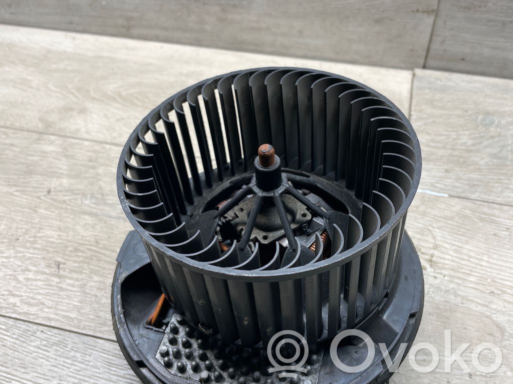 Volkswagen PASSAT B7 Wentylator nawiewu / Dmuchawa 