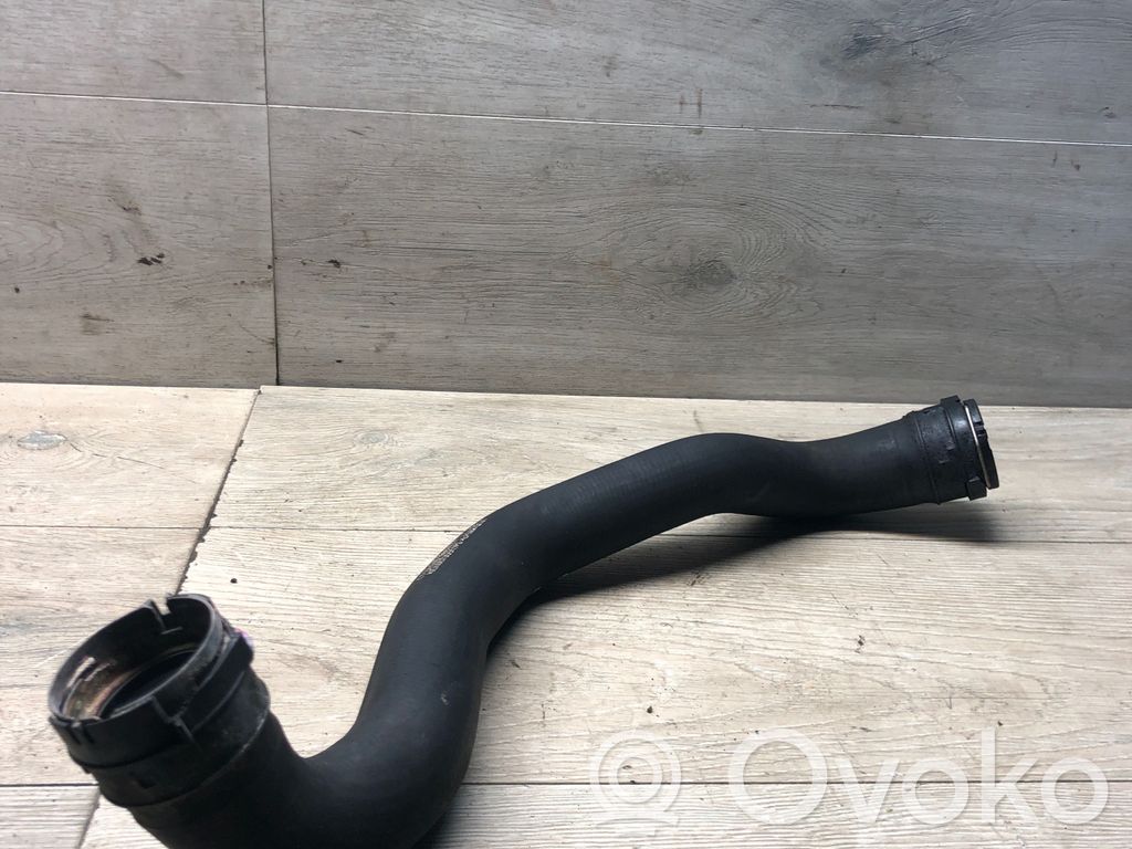 Mercedes-Benz E W213 Tubo flessibile del liquido di raffreddamento del motore 