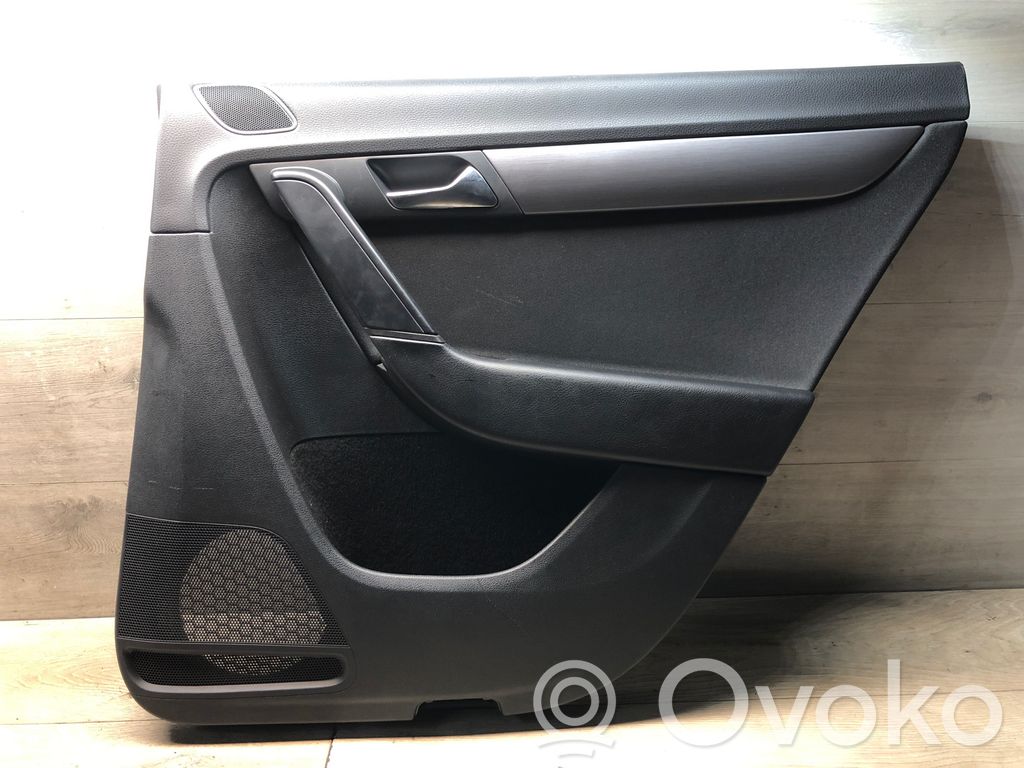 Volkswagen PASSAT B7 Boczki / Poszycie drzwi tylnych 