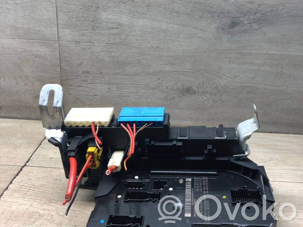 Mercedes-Benz E W212 Fuse module 