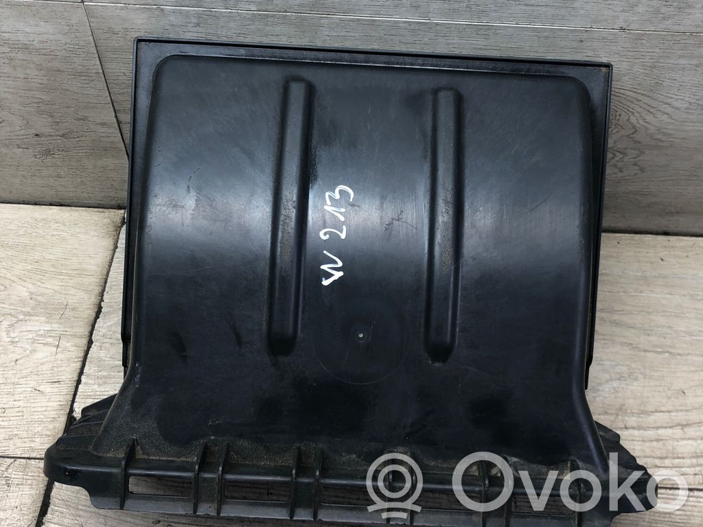 Mercedes-Benz E W213 Obudowa / Osłona mikrofiltra kabinowego 