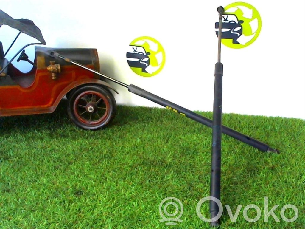 BMW 3 E46 Tailgate/trunk strut/damper 